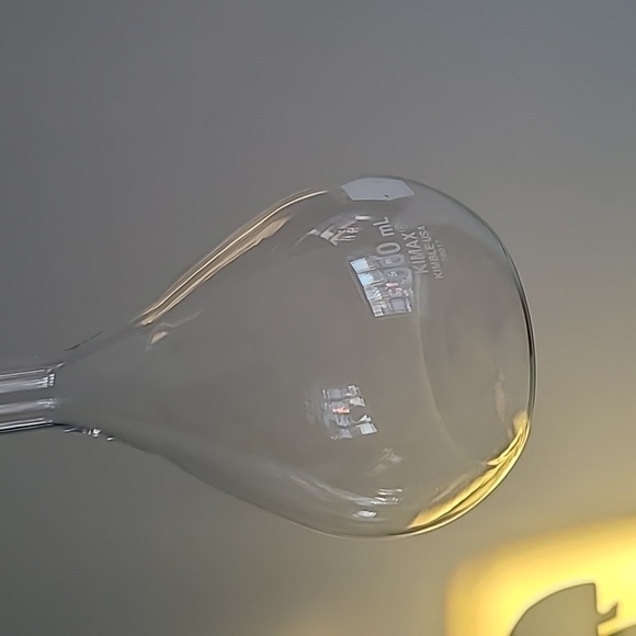 Huge vintage glass 1000ml science beaker with lid - Picture 8 of 11